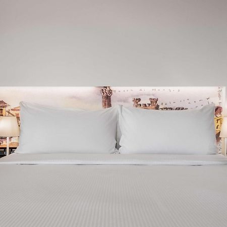 Hilton Madrid Airport Hotel Екстериор снимка
