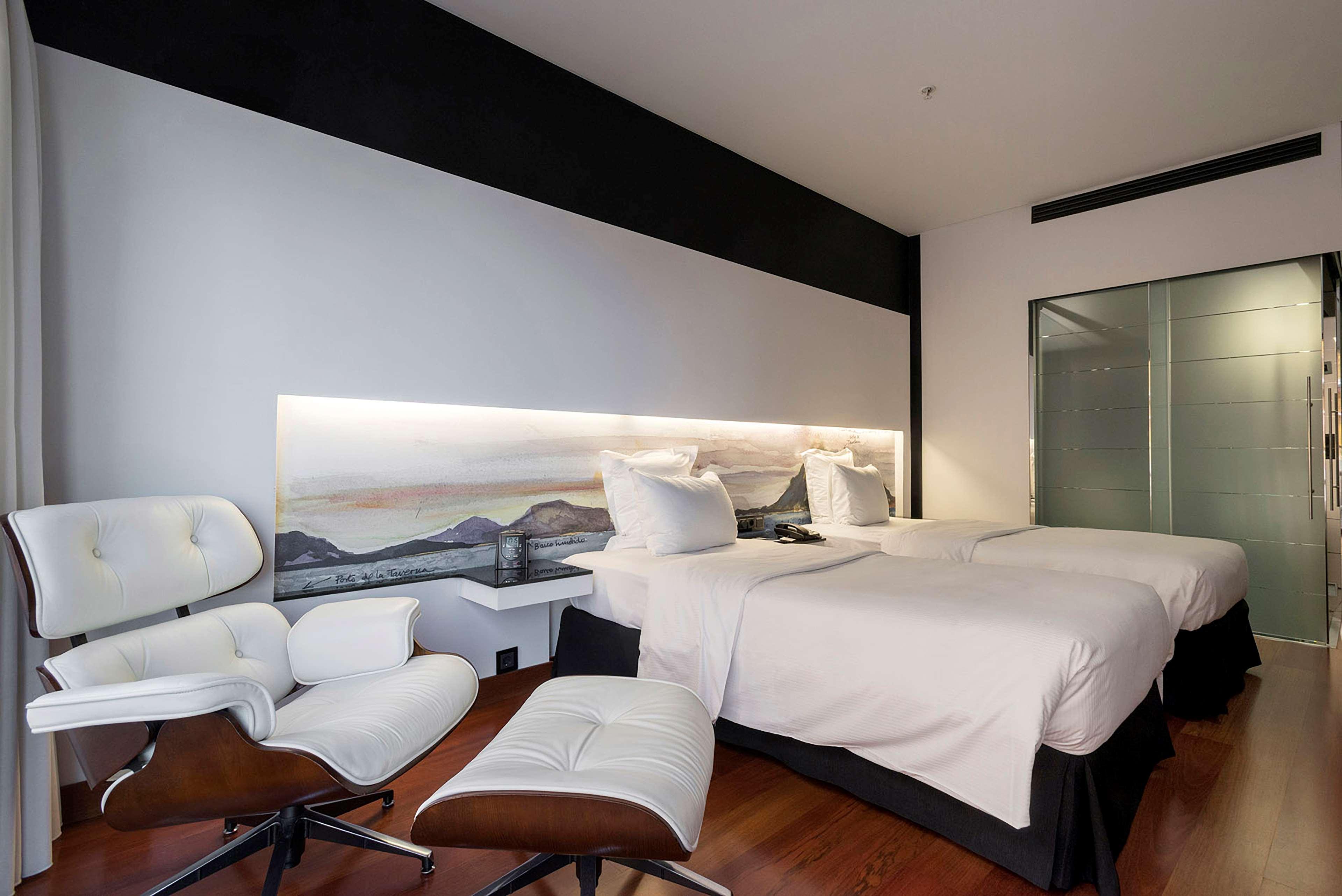 Hilton Madrid Airport Hotel Екстериор снимка