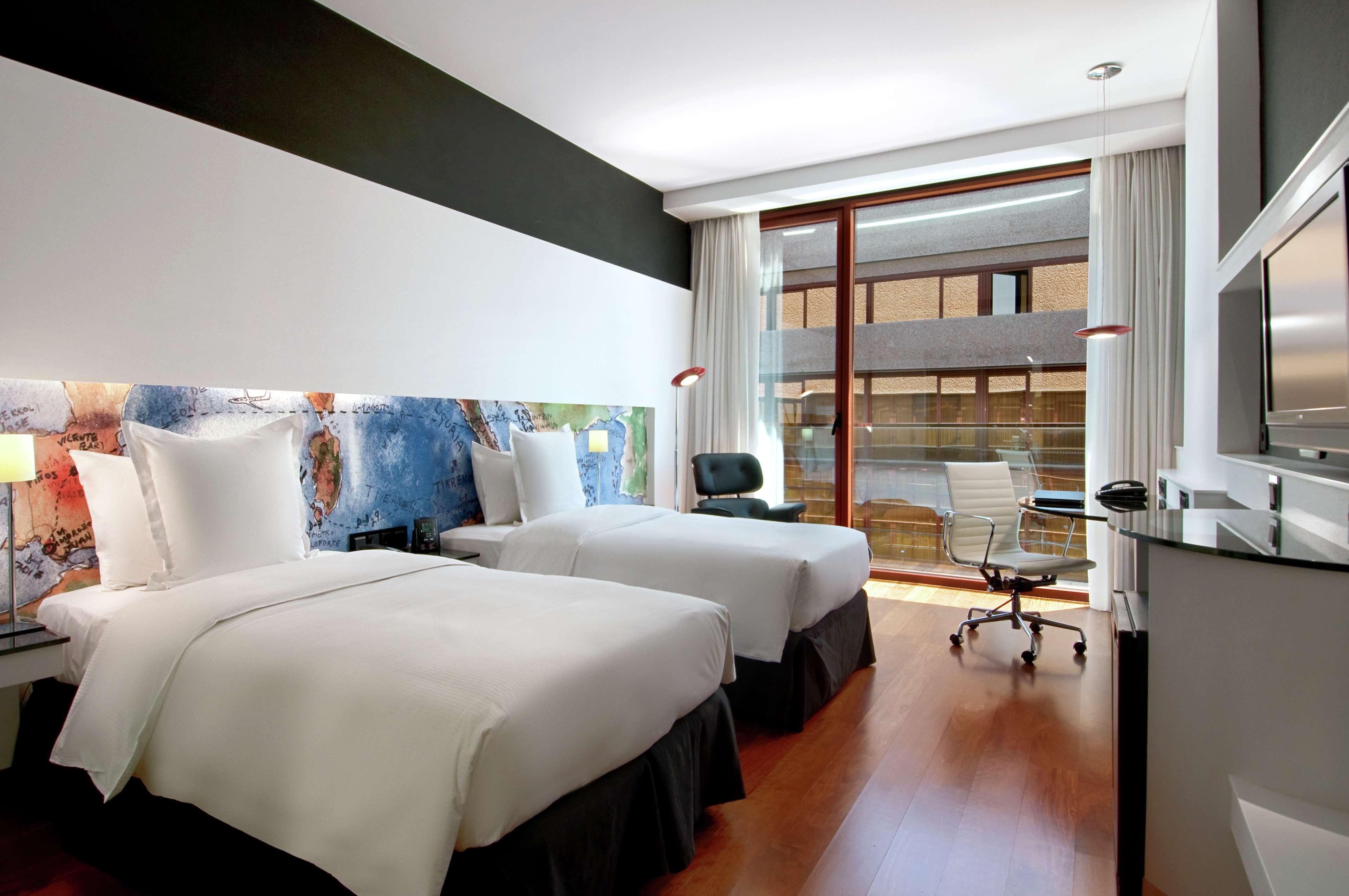 Hilton Madrid Airport Hotel Стая снимка