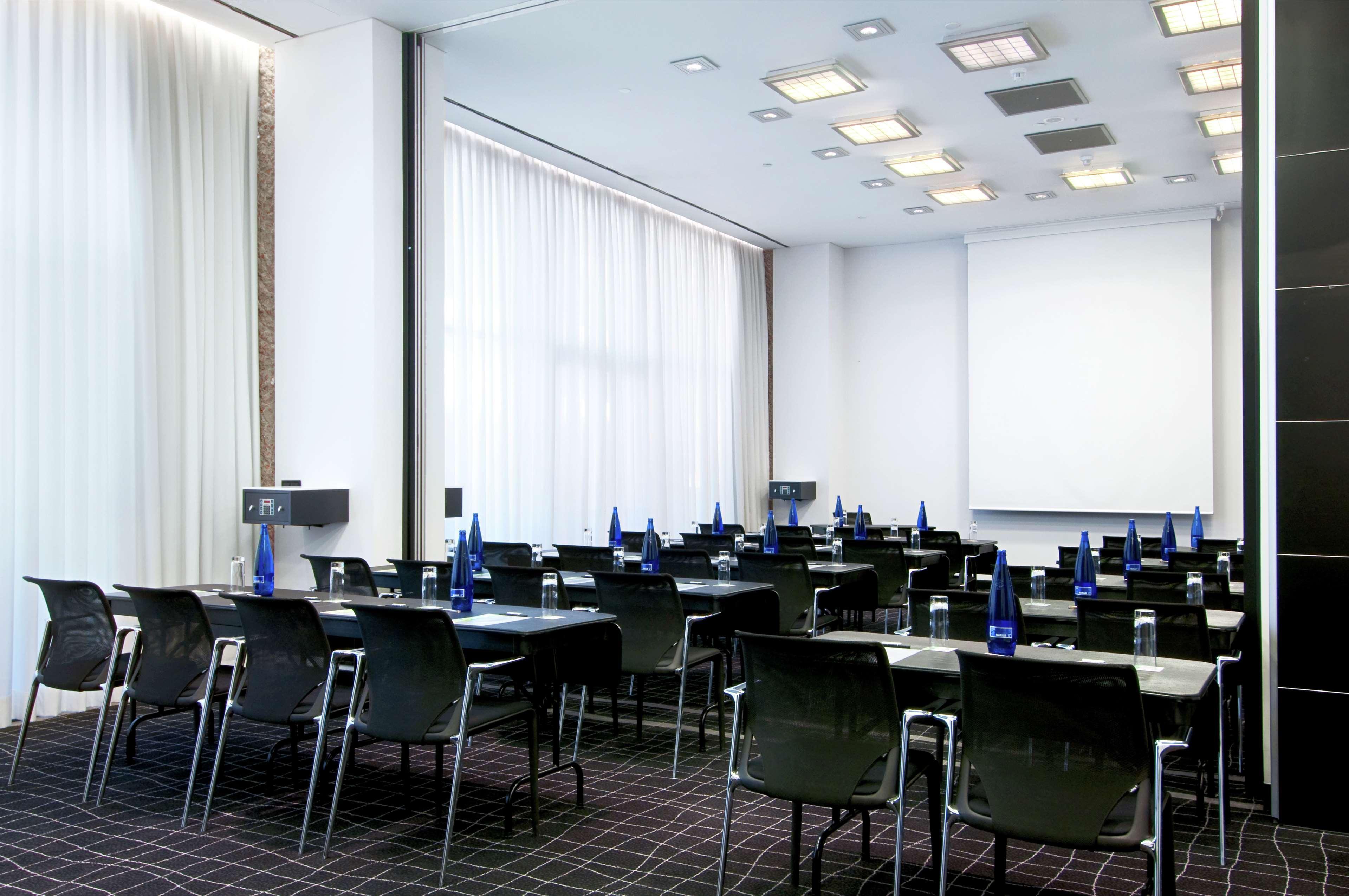Hilton Madrid Airport Hotel Ресторант снимка