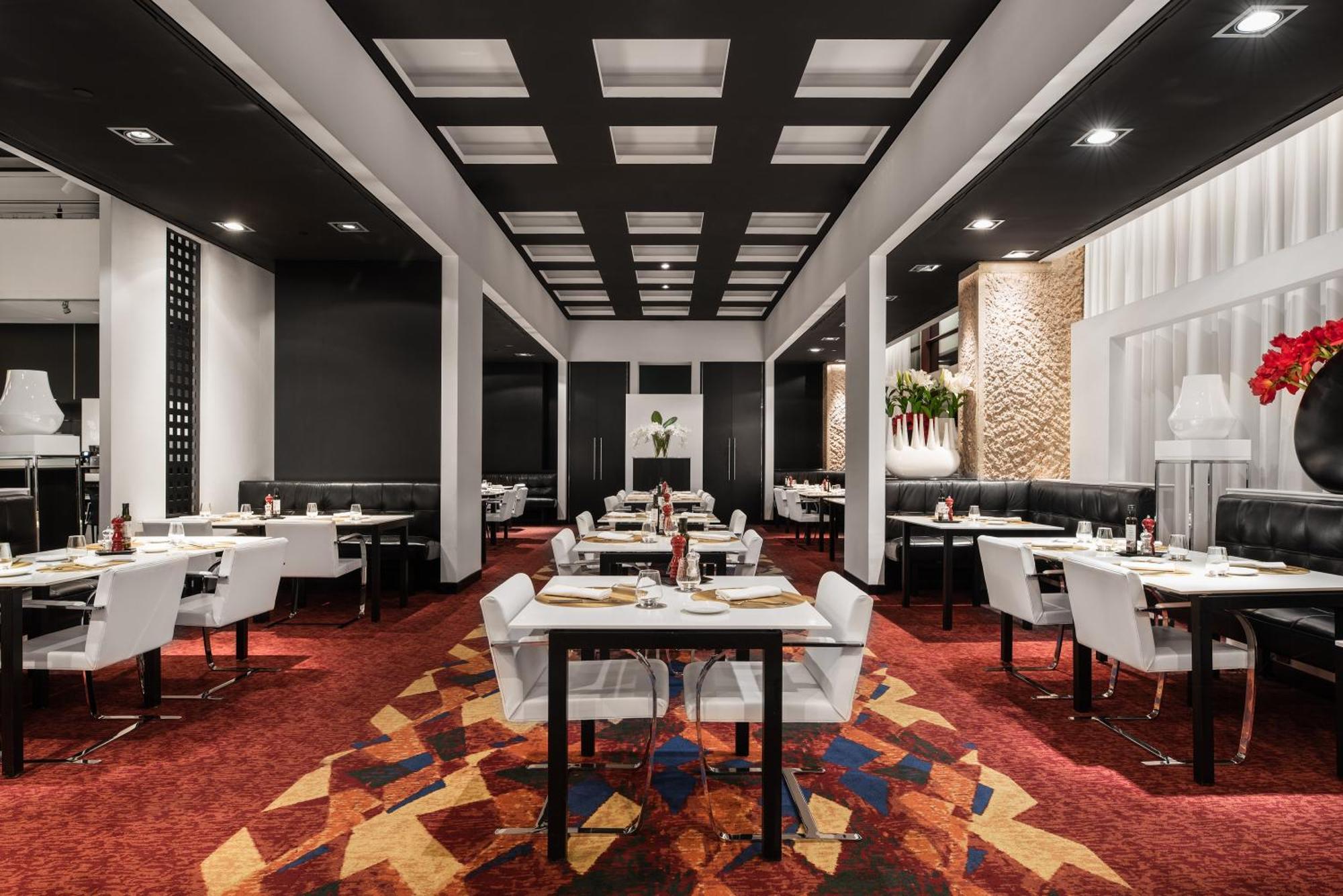 Hilton Madrid Airport Hotel Екстериор снимка