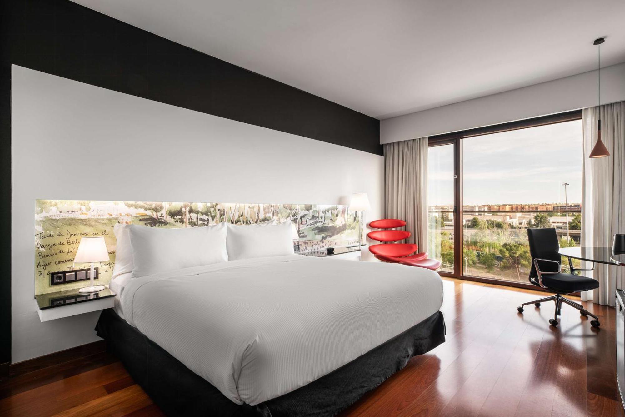 Hilton Madrid Airport Hotel Екстериор снимка