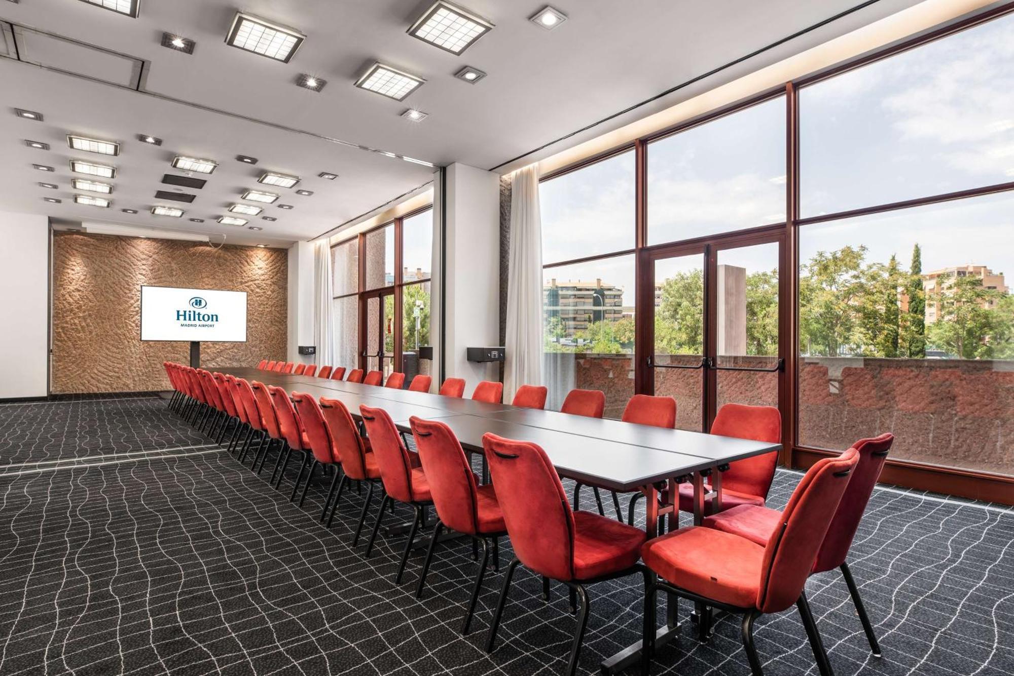 Hilton Madrid Airport Hotel Екстериор снимка
