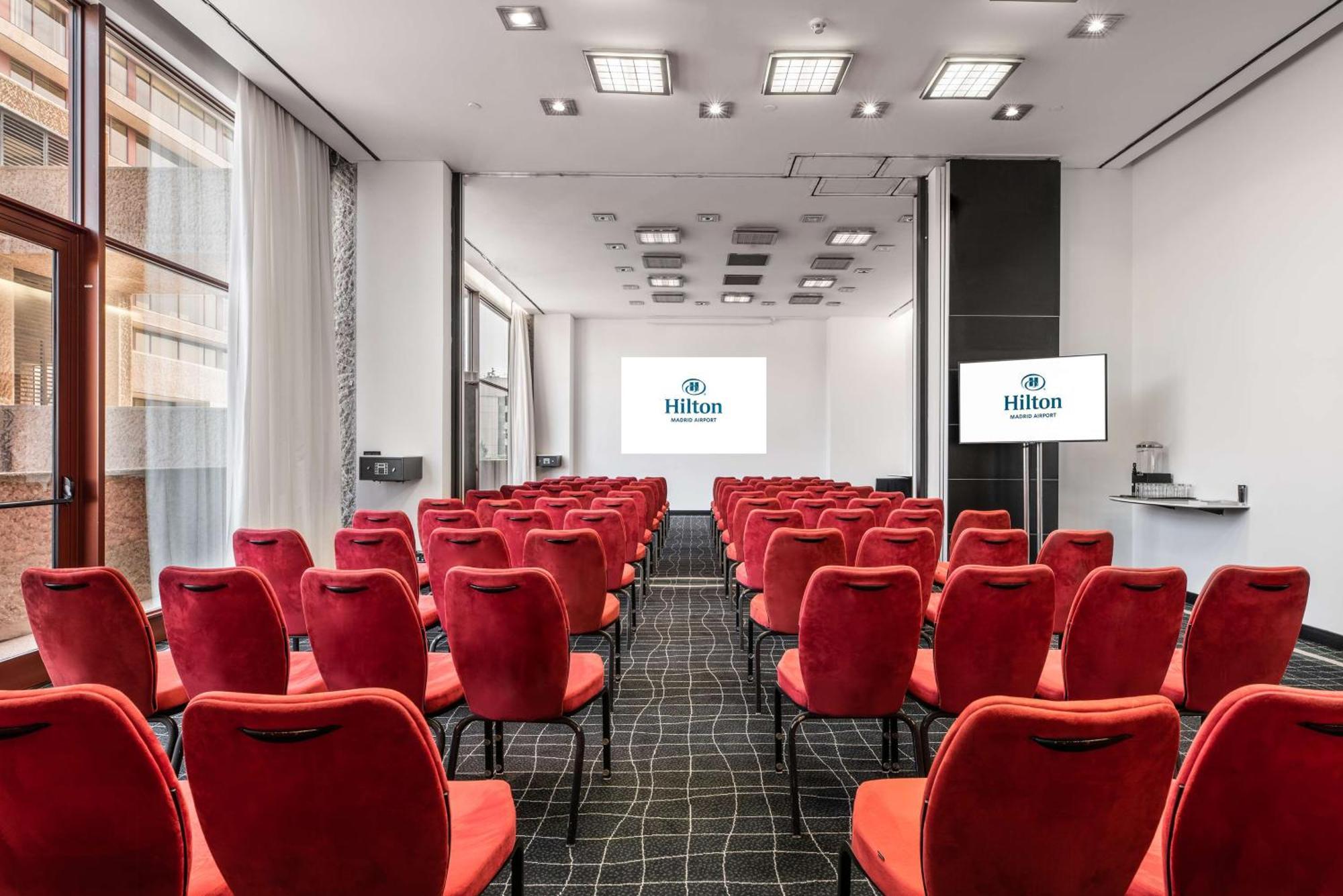 Hilton Madrid Airport Hotel Екстериор снимка