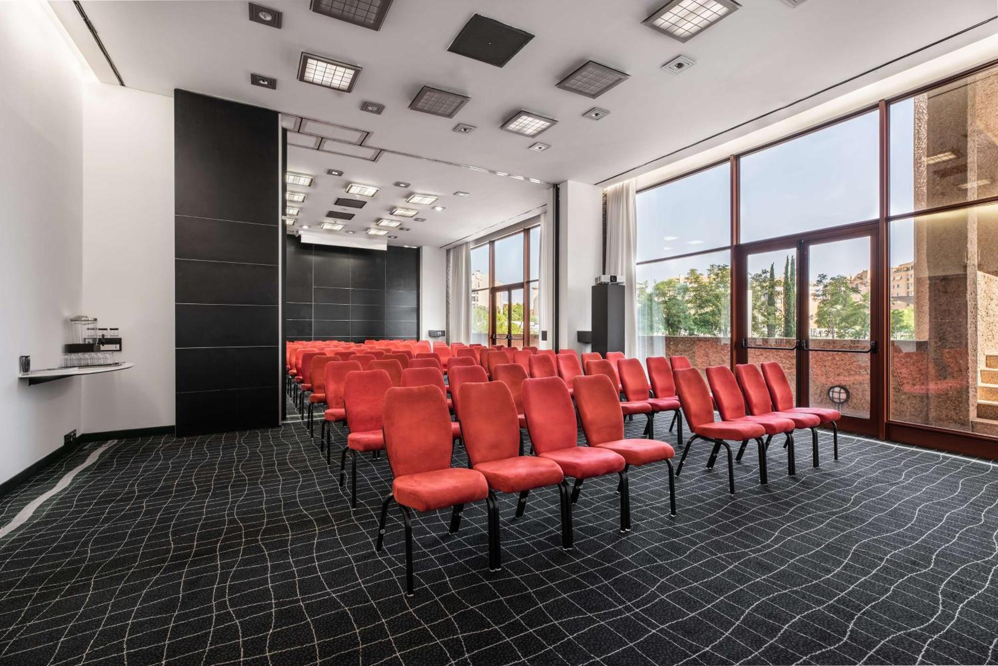 Hilton Madrid Airport Hotel Екстериор снимка