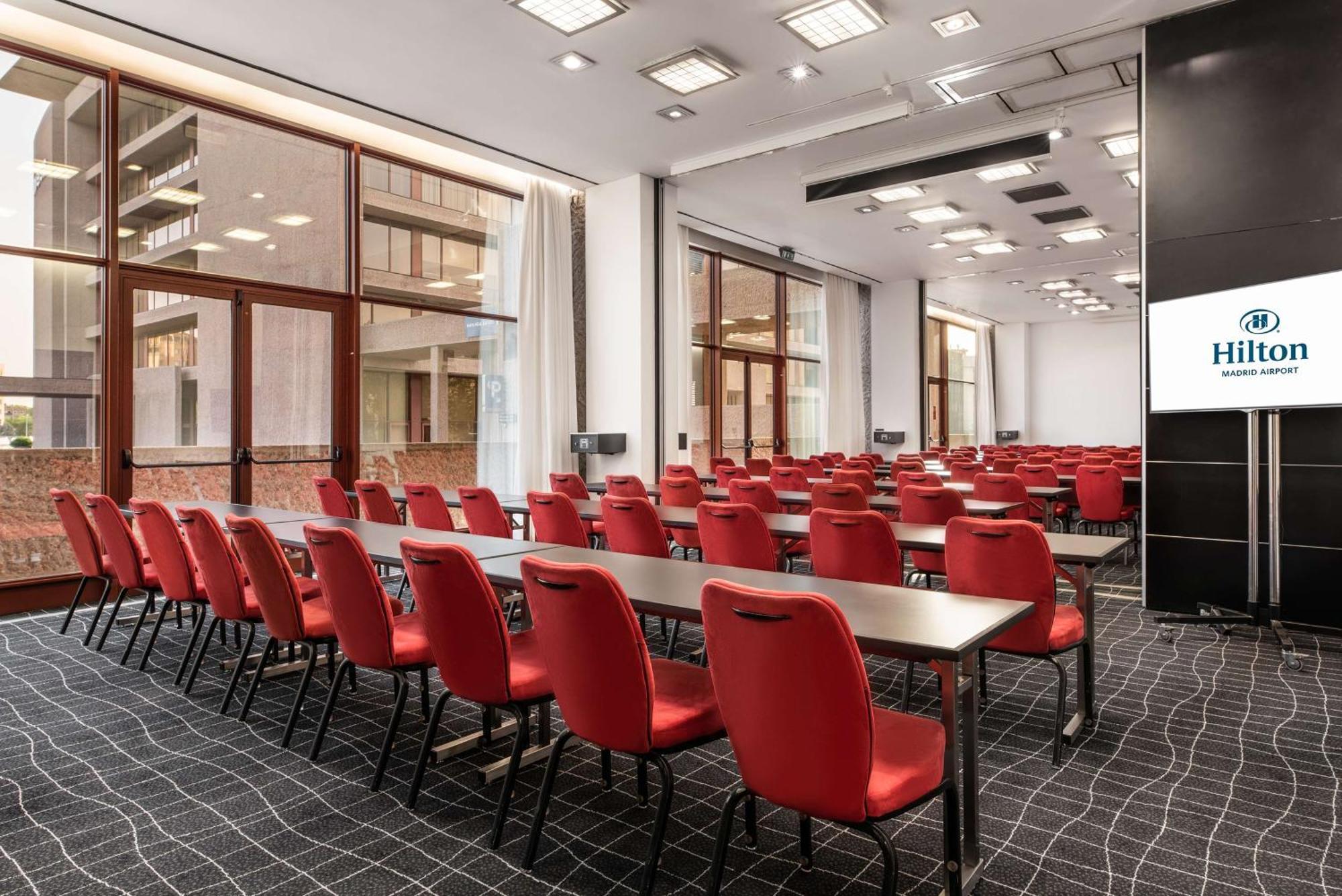 Hilton Madrid Airport Hotel Екстериор снимка