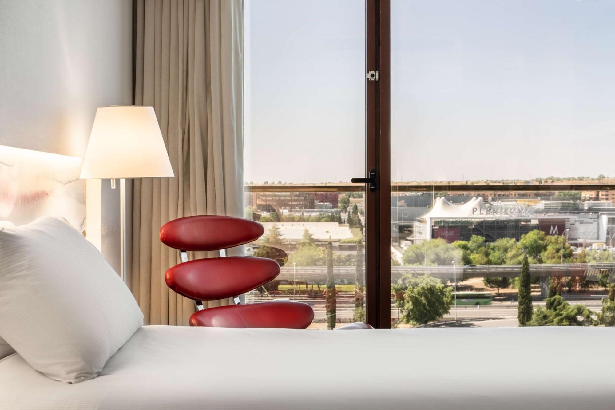 Hilton Madrid Airport Hotel Екстериор снимка