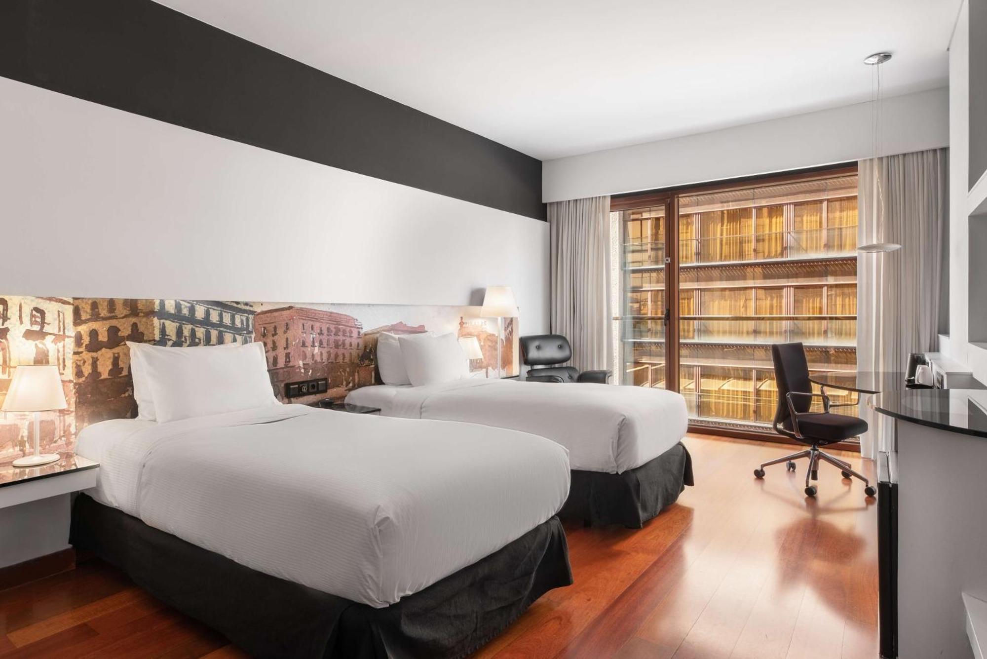 Hilton Madrid Airport Hotel Екстериор снимка