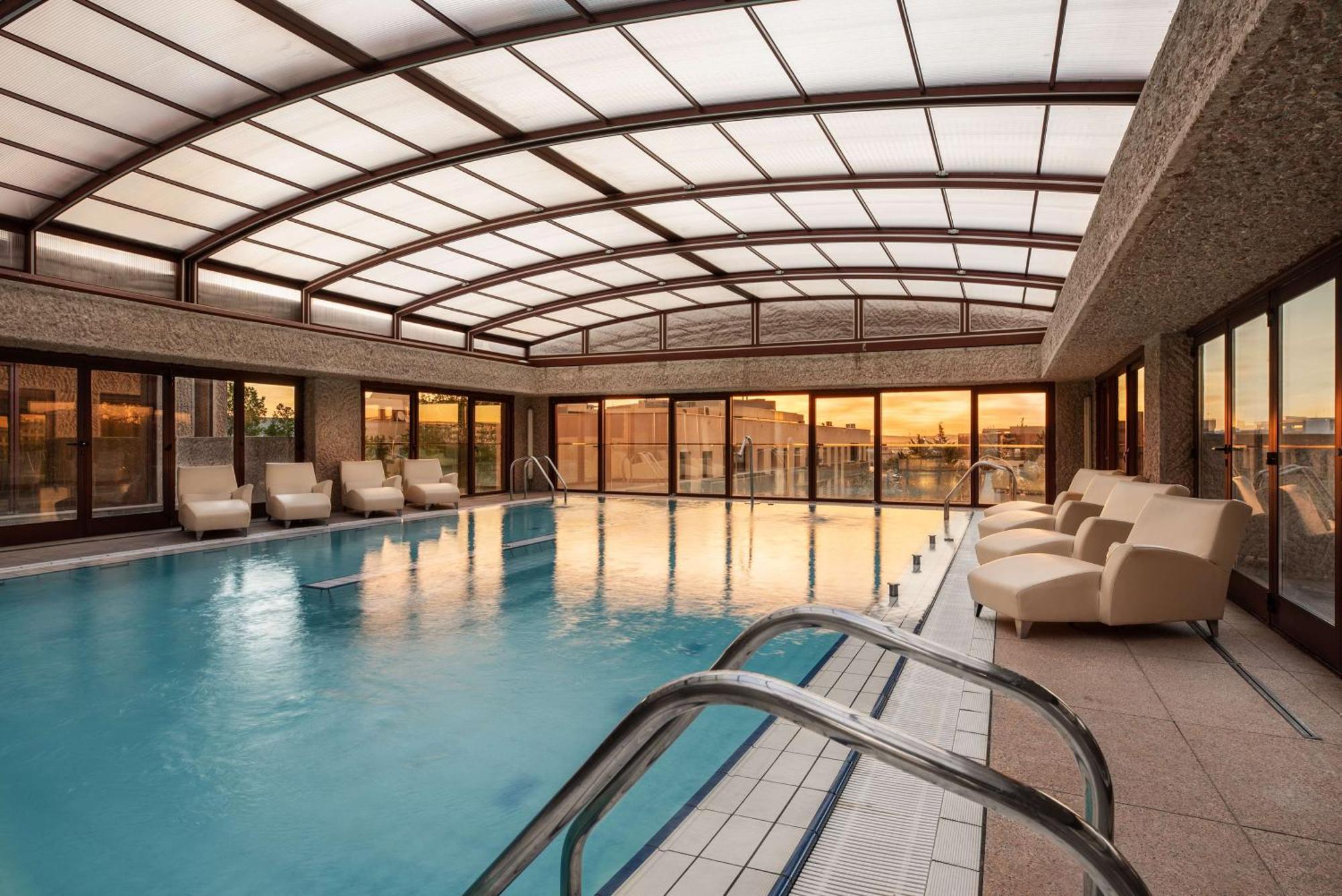 Hilton Madrid Airport Hotel Екстериор снимка